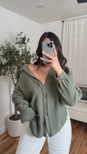 Load image into Gallery viewer, Reese Button Up Olive
