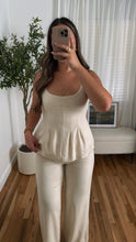 Load image into Gallery viewer, Clove Linen Top-Beige
