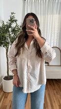 Load image into Gallery viewer, Holly Button Down - Beige
