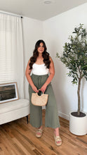 Load image into Gallery viewer, Juno Linen Pants Olive
