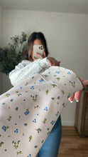 Load image into Gallery viewer, Dainty Flower Sweater

