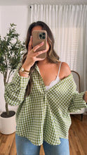 Load image into Gallery viewer, Holly Button Down - Green
