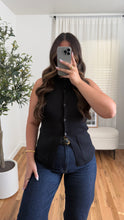 Load image into Gallery viewer, Rowan Sweater Vest Black
