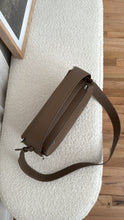 Load image into Gallery viewer, Zuri Purse
