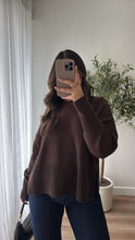 Load image into Gallery viewer, Melli Sweater Dark Chocolate
