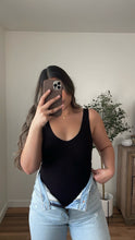 Load image into Gallery viewer, Aria Basic V-Neck (MULTIPLE COLORS)
