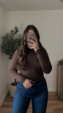 Load image into Gallery viewer, Buttery Basic Long Sleeve (MULTIPLE COLORS)
