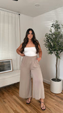 Load image into Gallery viewer, Maya Pants (short girl friendly)
