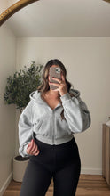 Load image into Gallery viewer, Cropped Sweater
