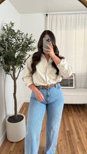 Load image into Gallery viewer, Primrose Button Up
