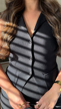 Load image into Gallery viewer, Rowan Sweater Vest Black

