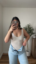 Load image into Gallery viewer, Aria Basic V-Neck (MULTIPLE COLORS)

