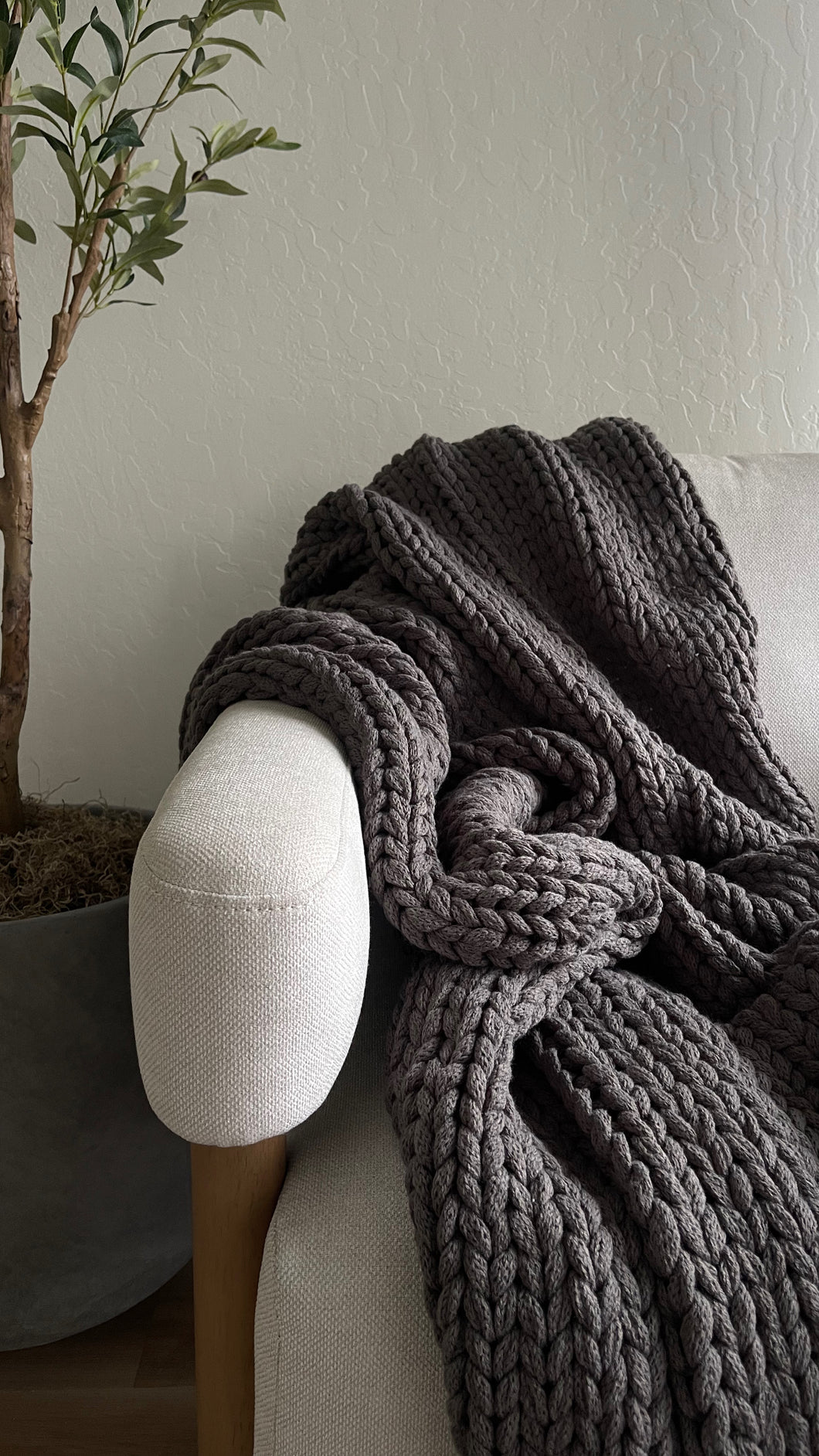 Sloane Chunky Blanket Charcoal