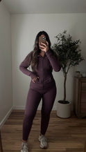 Load image into Gallery viewer, Oakes Leggings Mulberry
