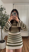 Load image into Gallery viewer, Fallin&#39; For You Dress
