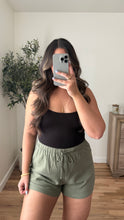 Load image into Gallery viewer, Callie Linen Set Olive
