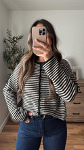 Load image into Gallery viewer, Robbie Cardigan - Black
