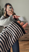 Load image into Gallery viewer, Robbie Cardigan - Black
