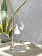 Load image into Gallery viewer, Daisy Necklace
