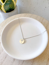 Load image into Gallery viewer, Daisy Necklace
