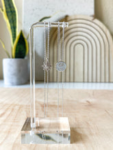 Load image into Gallery viewer, Daisy Necklace
