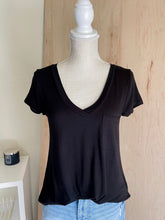 Load image into Gallery viewer, Scooped Hem V-Neck Plus- Black
